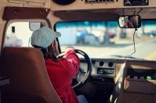 Wyliczanie wynagrodzenia kierowcy do 26 lat w transporcie międzynarodowym