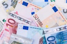 Czy zagraniczny dodatek liczy się do pensji minimalnej w Polsce?