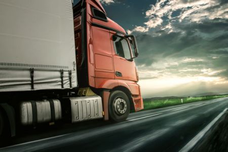 Sprzedaży ciężarówki w firmie zwolnionej z VAT